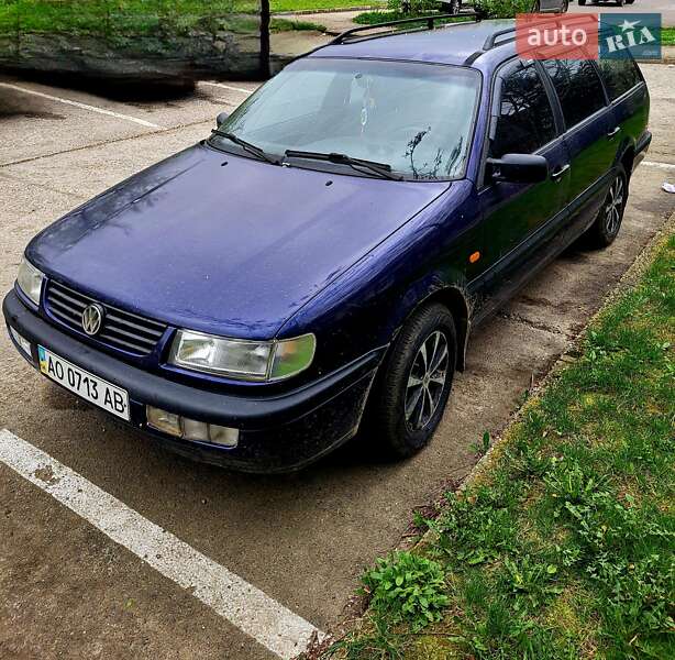 Універсал Volkswagen Passat 1995 в Ужгороді