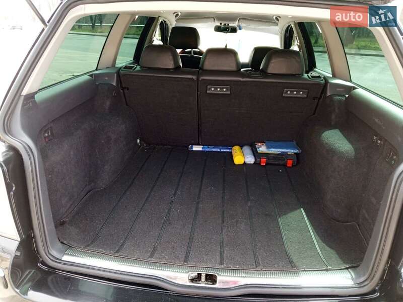 Универсал Volkswagen Passat 2004 в Одессе