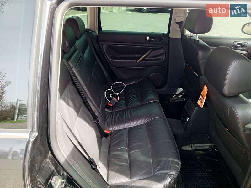 Универсал Volkswagen Passat 2004 в Одессе