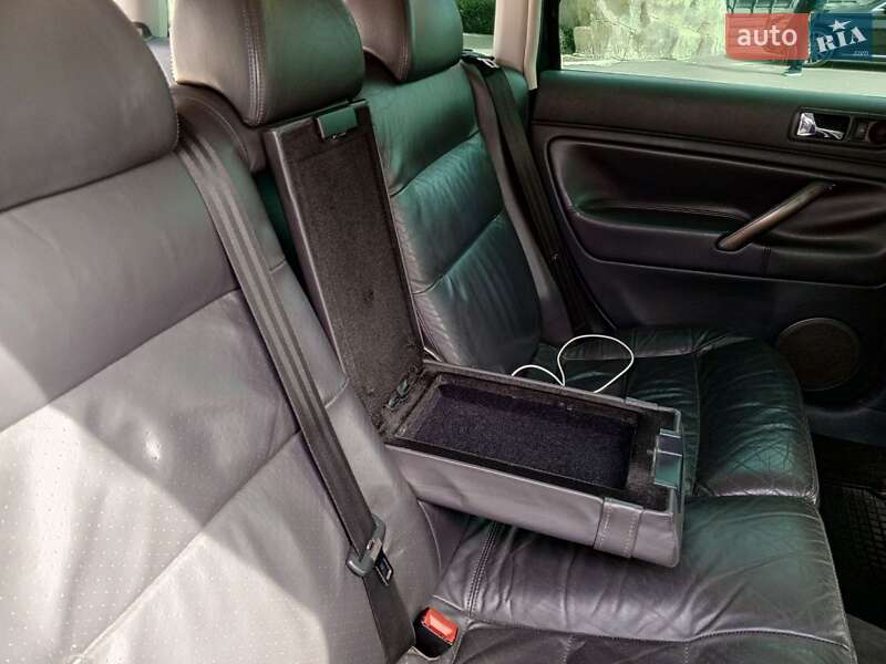 Универсал Volkswagen Passat 2004 в Одессе