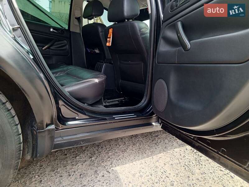 Универсал Volkswagen Passat 2004 в Одессе