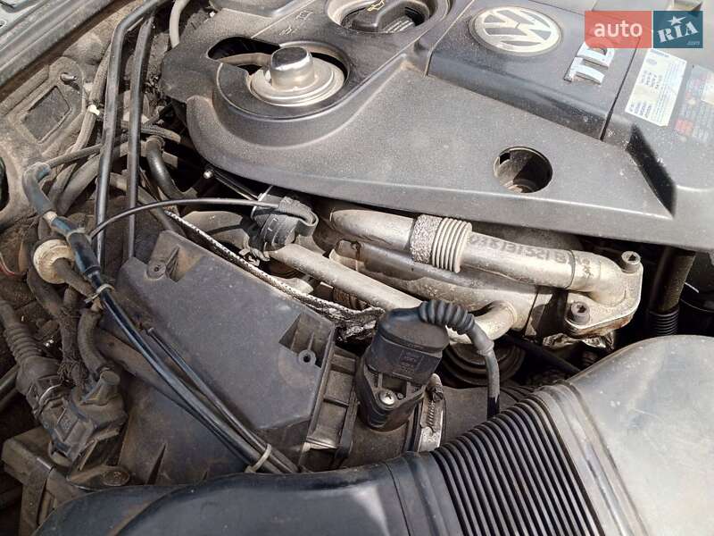 Универсал Volkswagen Passat 2004 в Одессе