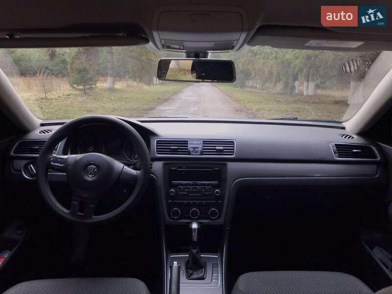 Седан Volkswagen Passat 2011 в Любаре
