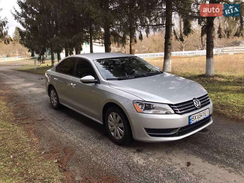 Седан Volkswagen Passat 2011 в Любаре