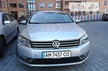 Універсал Volkswagen Passat 2014 в Житомирі