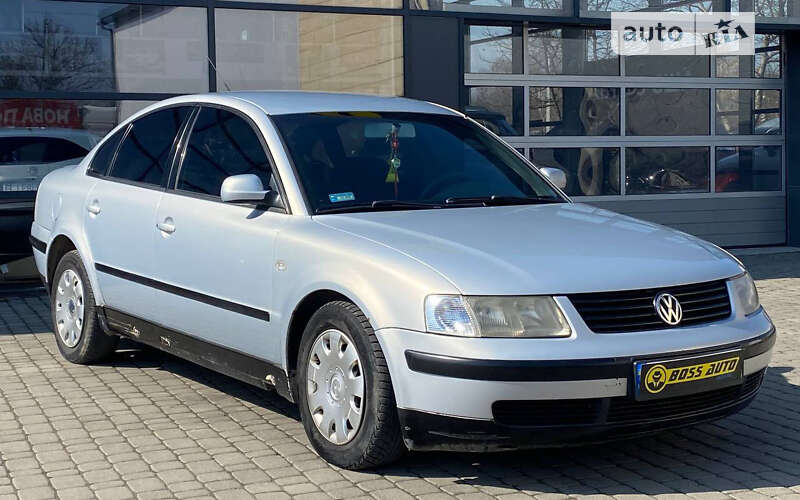 Седан Volkswagen Passat 2000 в Ивано-Франковске