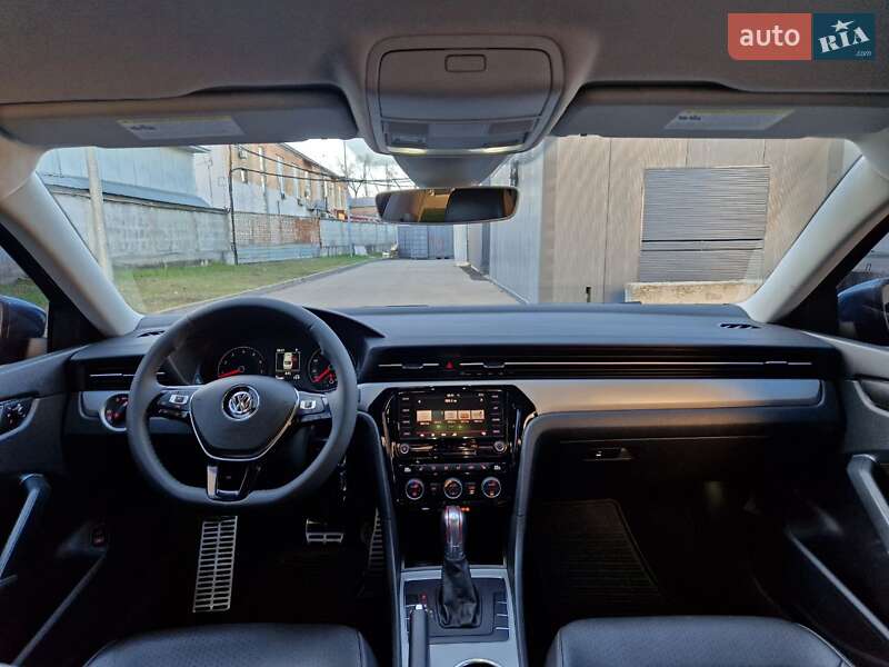 Седан Volkswagen Passat 2020 в Киеве