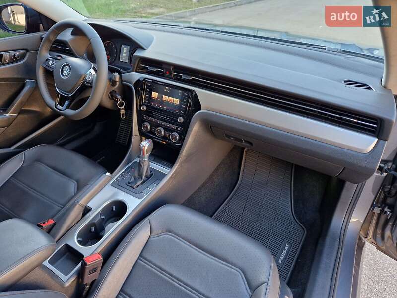 Седан Volkswagen Passat 2020 в Киеве