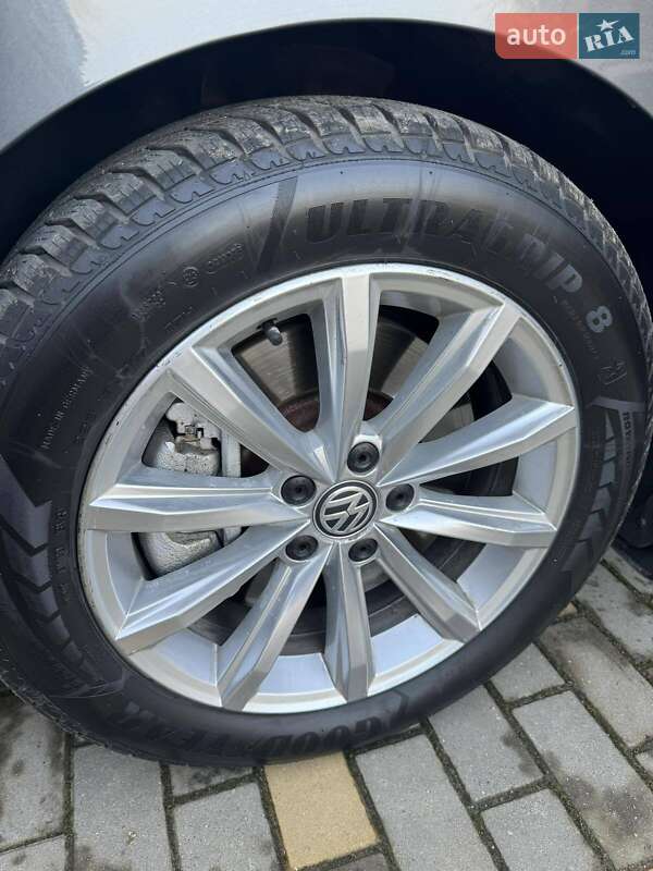 Универсал Volkswagen Passat 2016 в Ужгороде