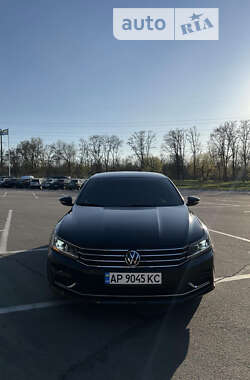 Седан Volkswagen Passat 2016 в Запорожье