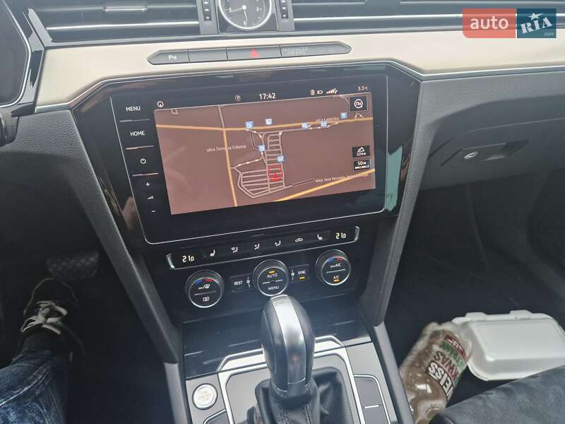 Универсал Volkswagen Passat 2018 в Львове