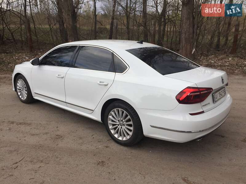 Седан Volkswagen Passat 2016 в Киеве