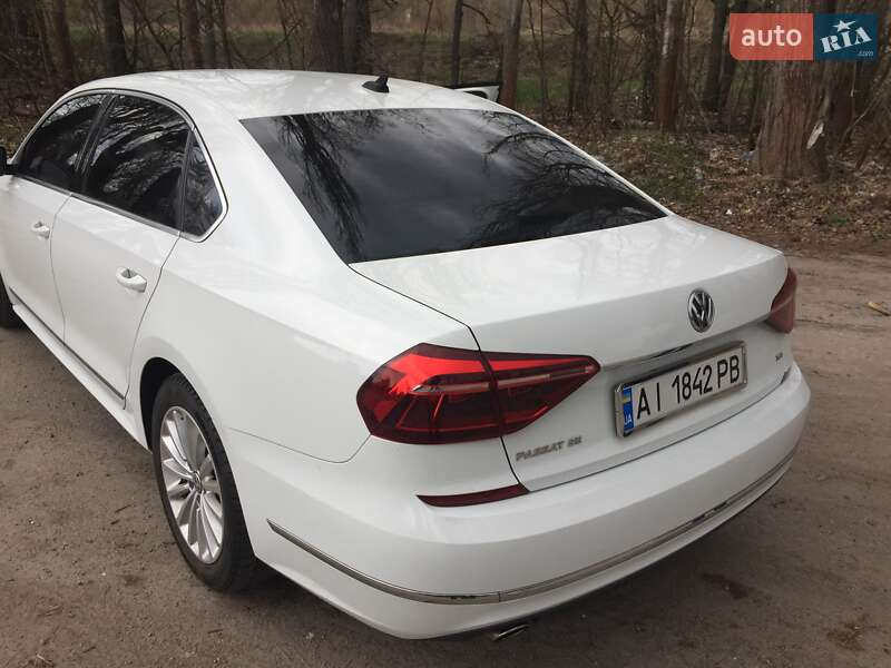 Седан Volkswagen Passat 2016 в Киеве