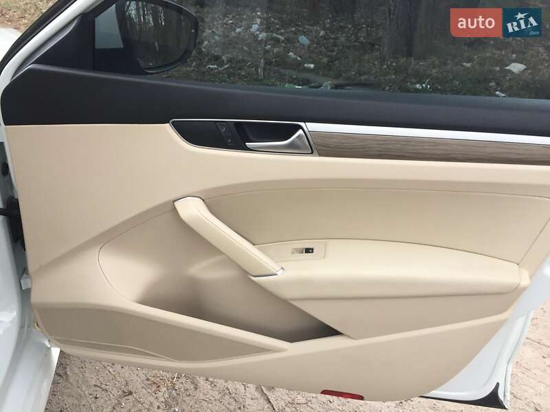 Седан Volkswagen Passat 2016 в Киеве