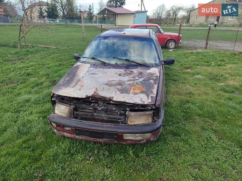Седан Volkswagen Passat 1991 в Сокале