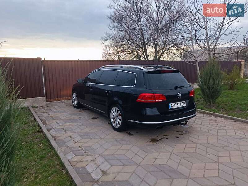 Универсал Volkswagen Passat 2012 в Новониколаевке