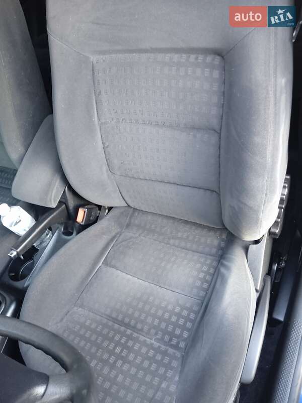 Универсал Volkswagen Passat 2000 в Ивано-Франковске