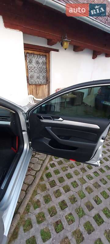 Универсал Volkswagen Passat 2015 в Ужгороде