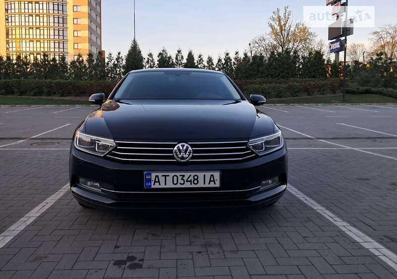 Седан Volkswagen Passat 2017 в Ивано-Франковске