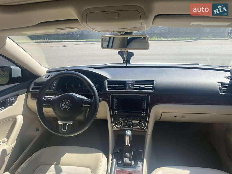 Седан Volkswagen Passat 2012 в Одессе