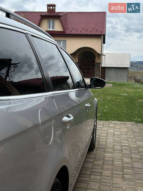 Универсал Volkswagen Passat 2012 в Долине