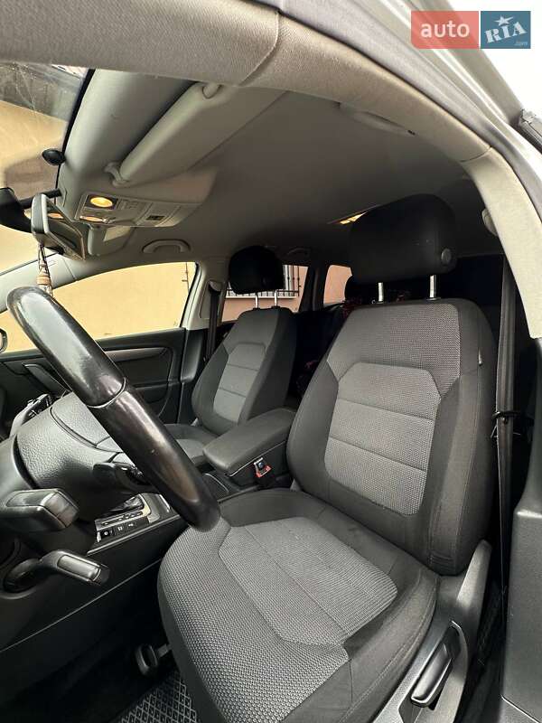 Универсал Volkswagen Passat 2012 в Долине