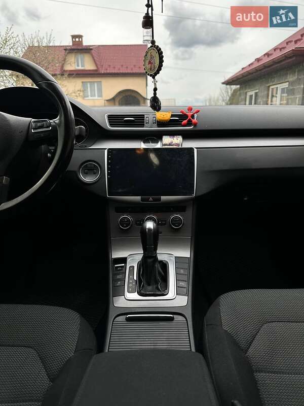 Универсал Volkswagen Passat 2012 в Долине