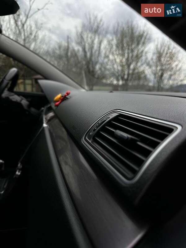 Универсал Volkswagen Passat 2012 в Долине