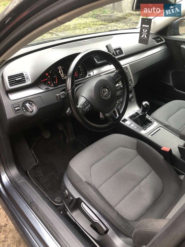 Универсал Volkswagen Passat 2013 в Киеве