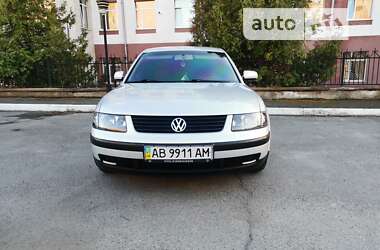 Седан Volkswagen Passat 2000 в Виннице