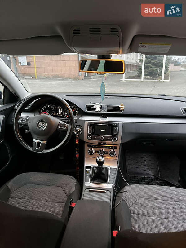 Универсал Volkswagen Passat 2012 в Одессе