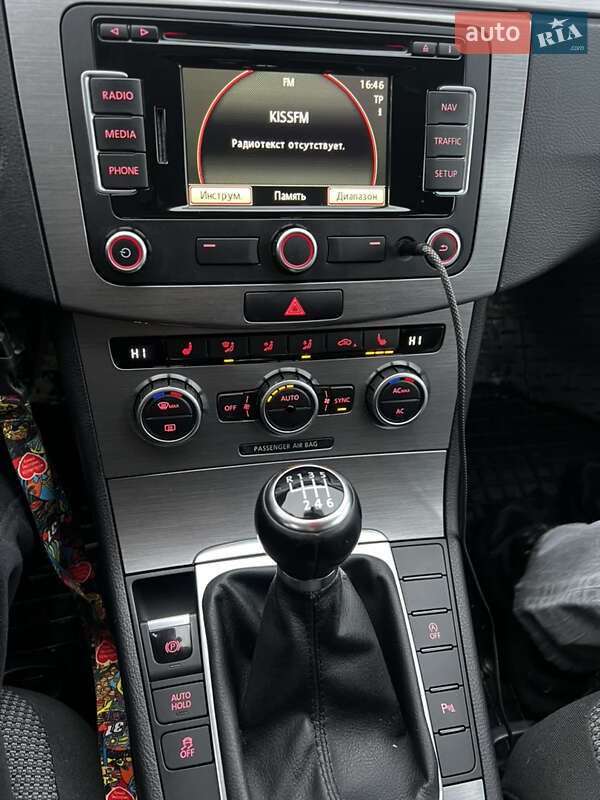 Универсал Volkswagen Passat 2012 в Одессе