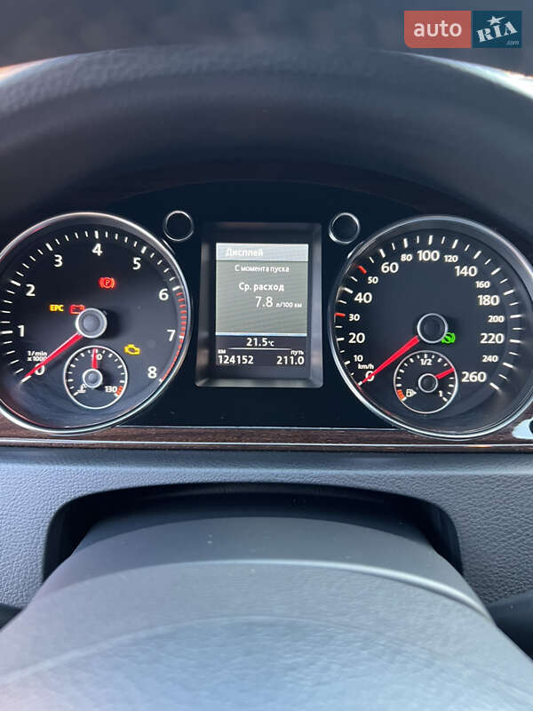 Седан Volkswagen Passat 2012 в Днепре