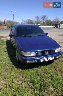 Седан Volkswagen Passat 1993 в Ізмаїлі