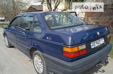 Седан Volkswagen Passat 1990 в Казатине