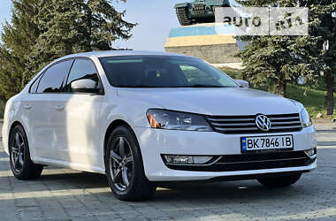 Седан Volkswagen Passat 2014 в Дубно