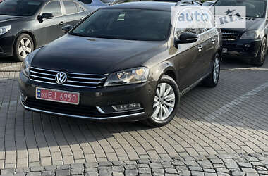 Універсал Volkswagen Passat 2012 в Мукачевому