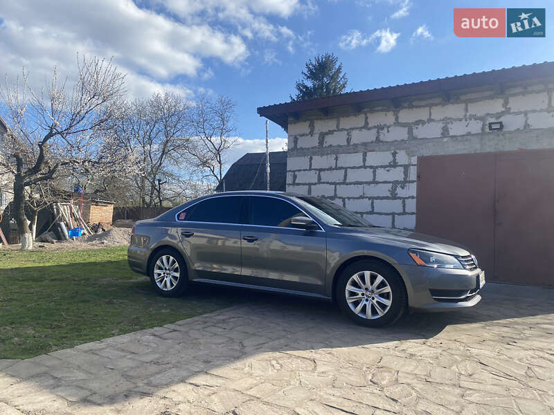 Седан Volkswagen Passat 2013 в Киеве