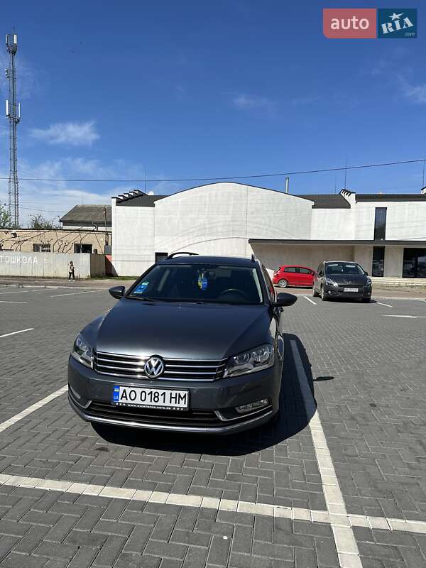Универсал Volkswagen Passat 2011 в Ужгороде