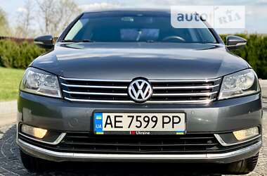 Седан Volkswagen Passat 2011 в Днепре