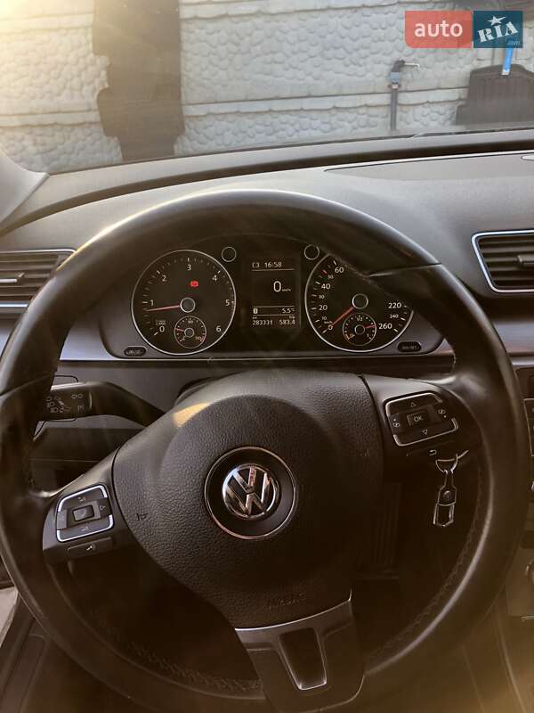 Универсал Volkswagen Passat 2012 в Кривом Роге