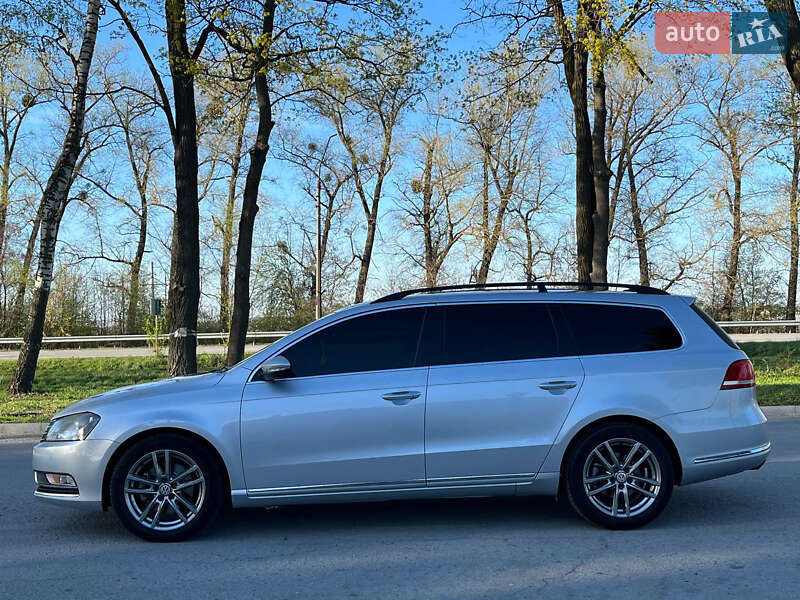 Универсал Volkswagen Passat 2011 в Звягеле