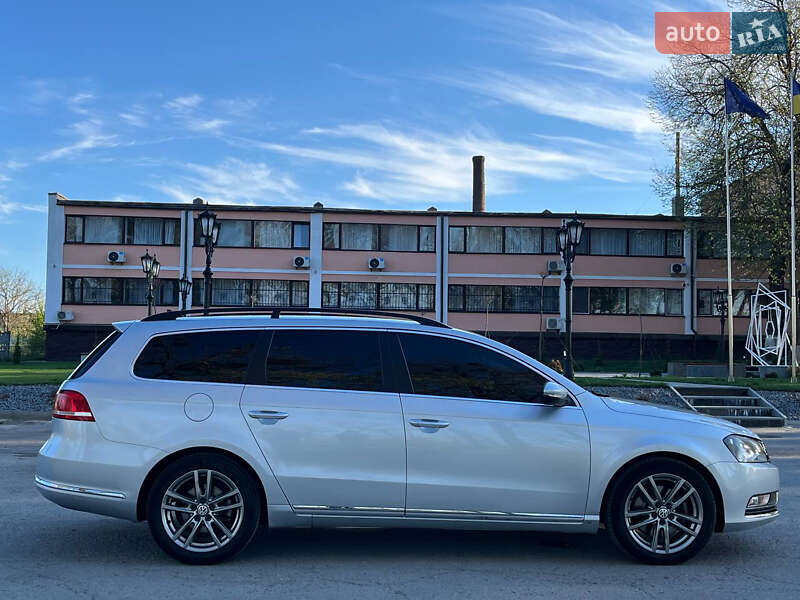 Универсал Volkswagen Passat 2011 в Звягеле