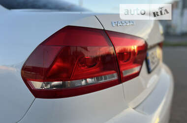 Седан Volkswagen Passat 2013 в Виннице