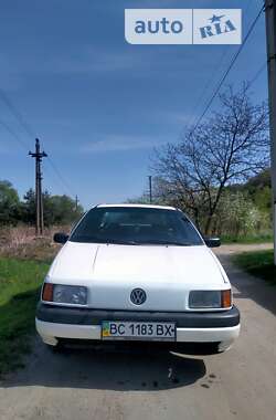 Седан Volkswagen Passat 1988 в Львові