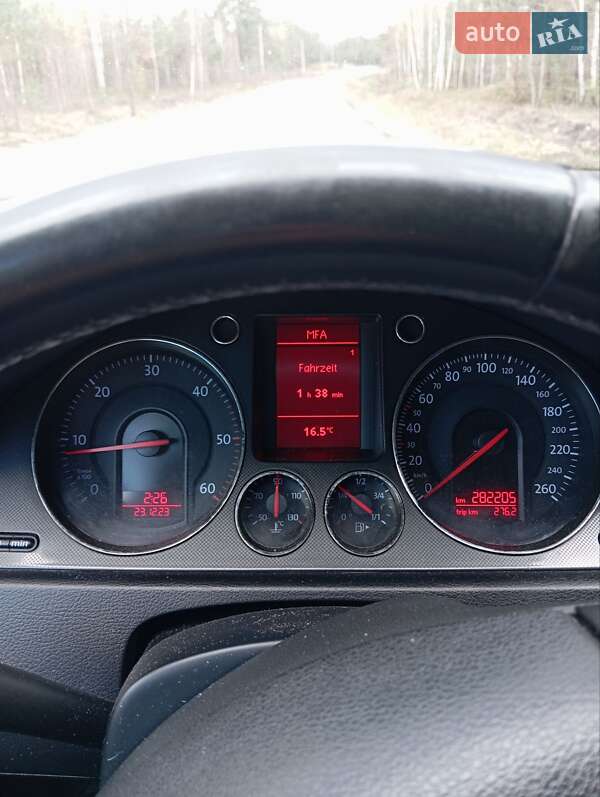 Універсал Volkswagen Passat 2006 в Зарічному