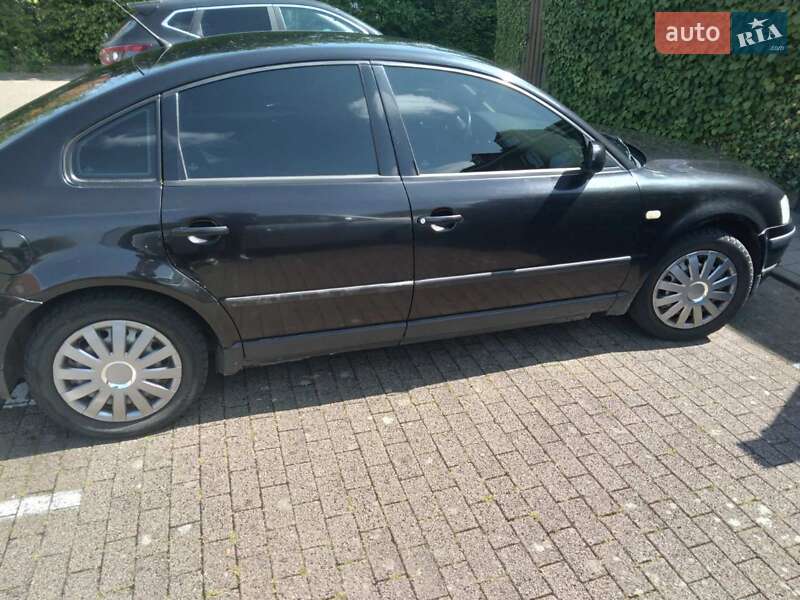 Седан Volkswagen Passat 1999 в Фастові