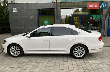 Седан Volkswagen Passat 2011 в Львове