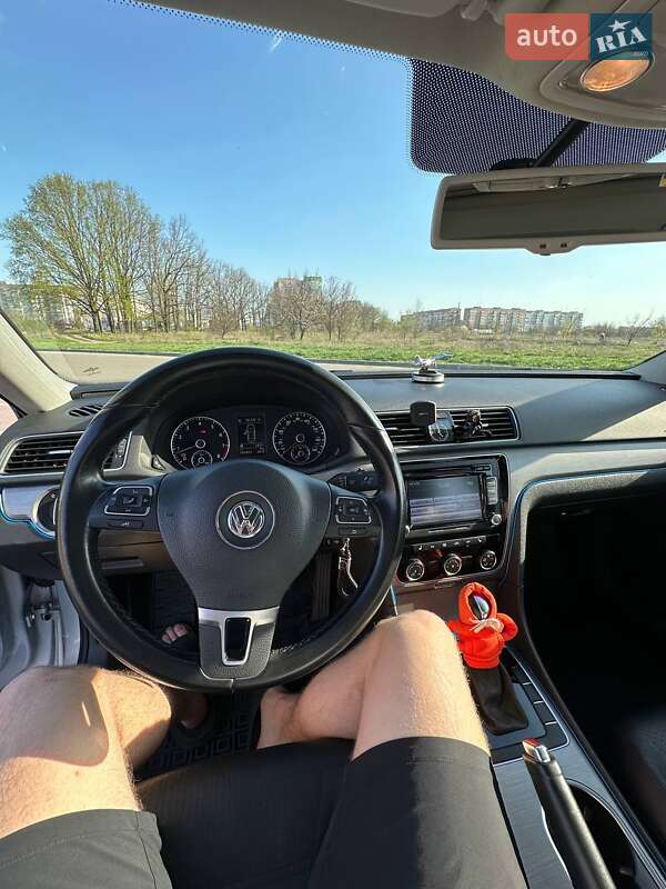 Седан Volkswagen Passat 2014 в Кропивницькому