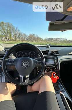 Седан Volkswagen Passat 2014 в Кропивницькому